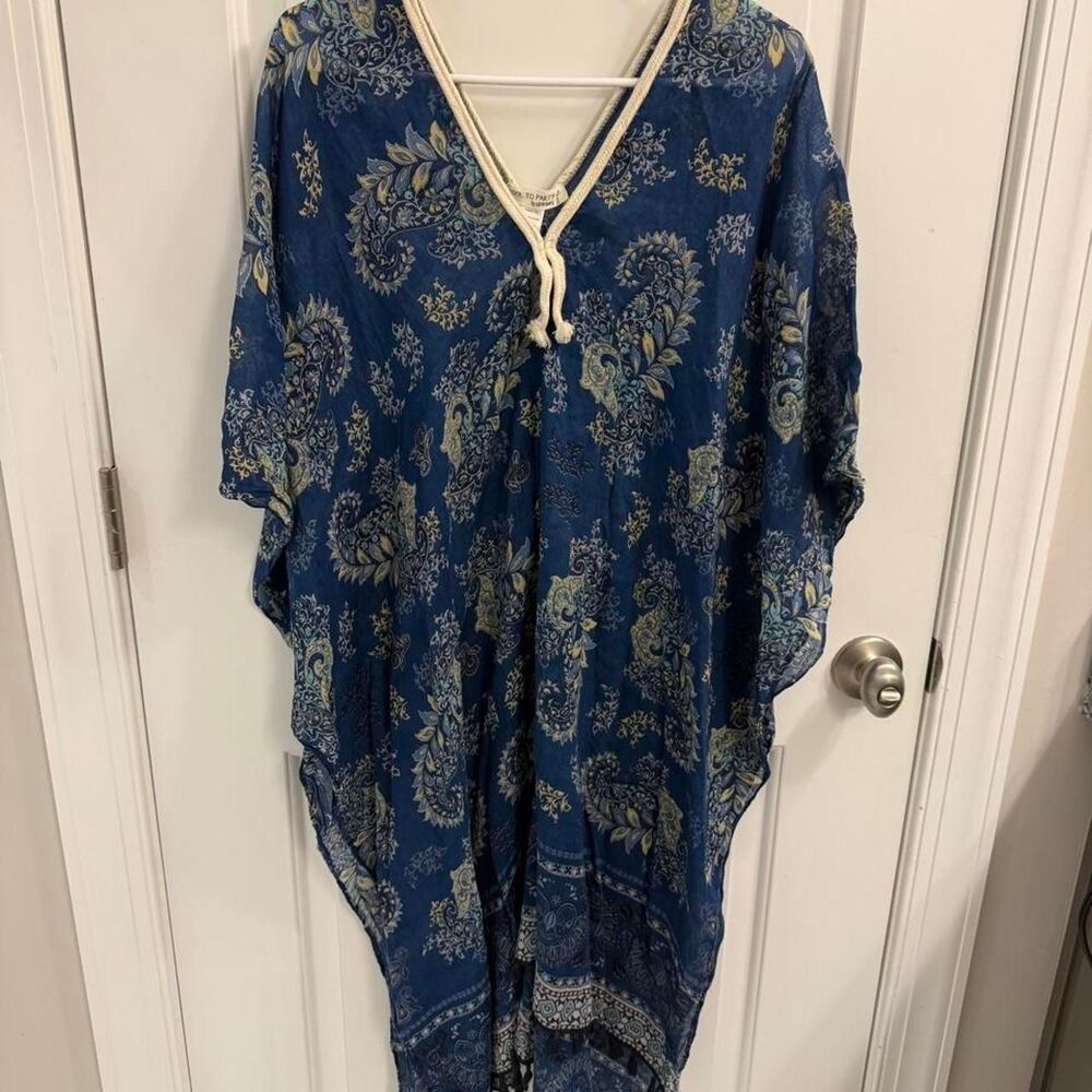 Sublte Luxury Paisley Cover Up One Size